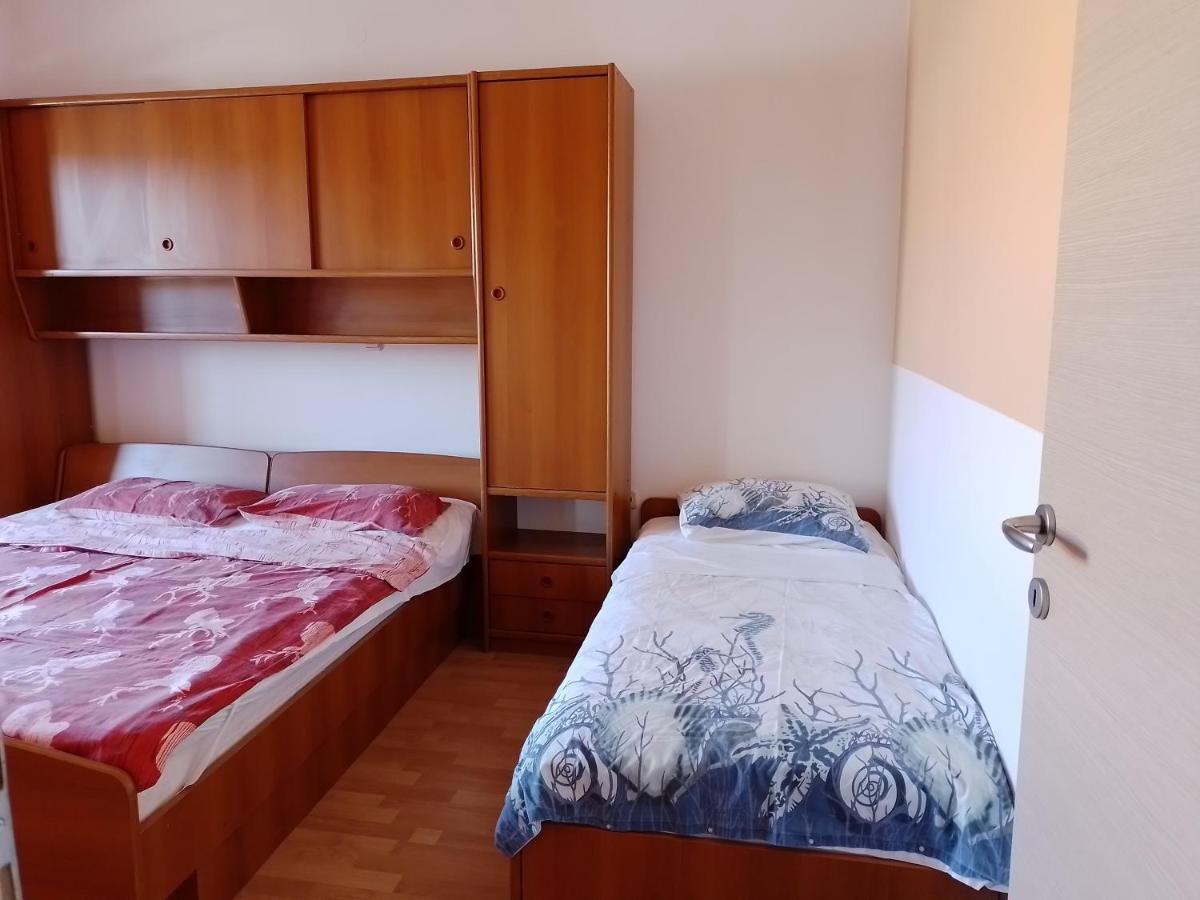 Apartments Rajka Лопар Экстерьер фото